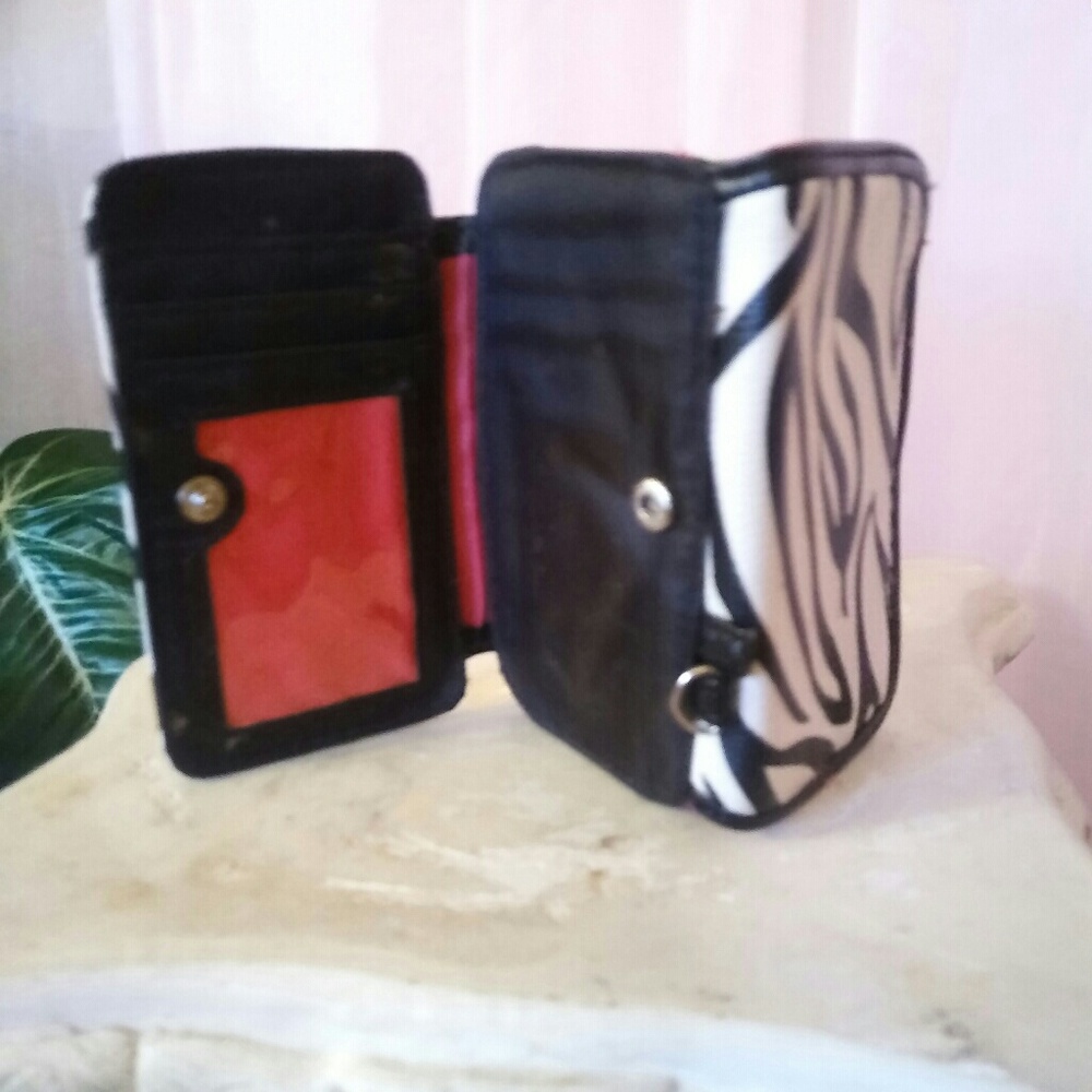 Zebra Wallet - Picture 2 of 5